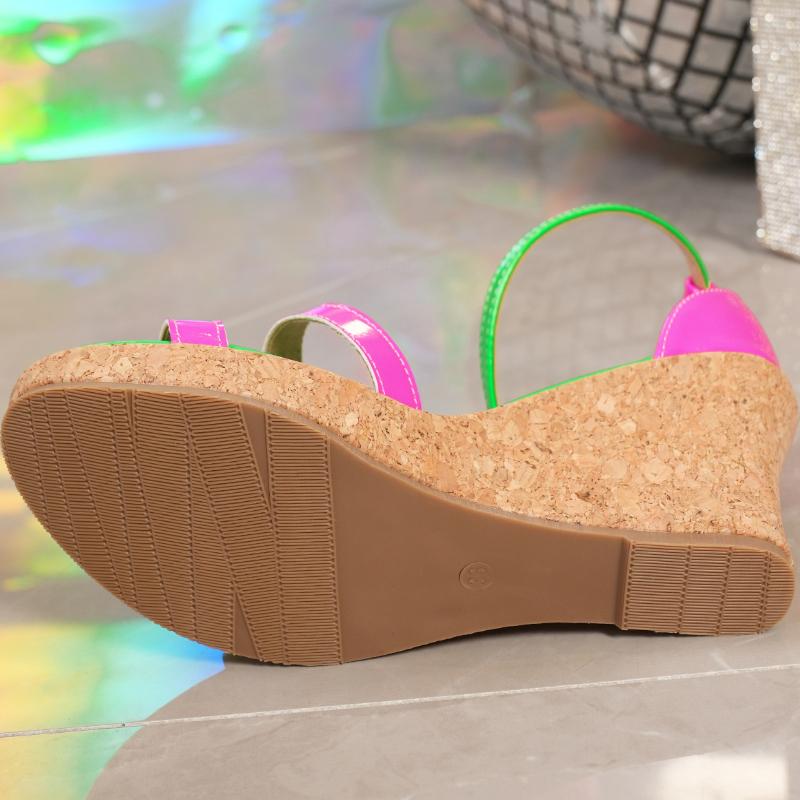 Fashion Patchwork Patent Leather Women Slide Sandals Pointed Toe Wedges Designer Sandals Fashions Sexy Open Toe Large Size Women Shoes