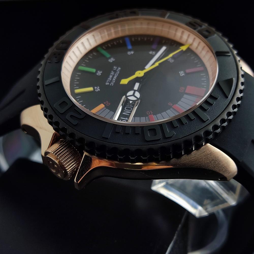 41,5-mm-Uhr-Rosé-Gehäuse mit durchsichtigem Boden, schwarzer Drehteller, Edelstahl-Saphirglas-Zifferblatt, individuelles Logo, auftragen auf Nh35 36 Uhrwerke