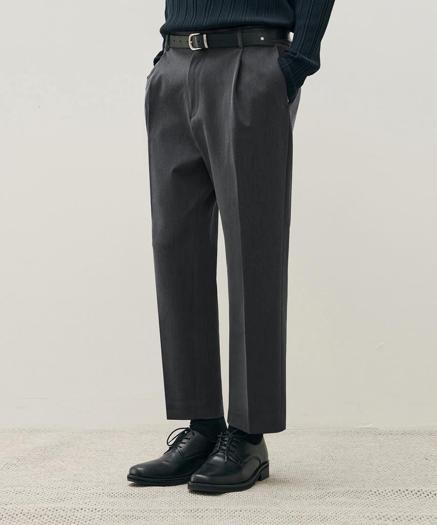 DRAW FIT Single-Pleat Banded Tapered Slacks [Grey]