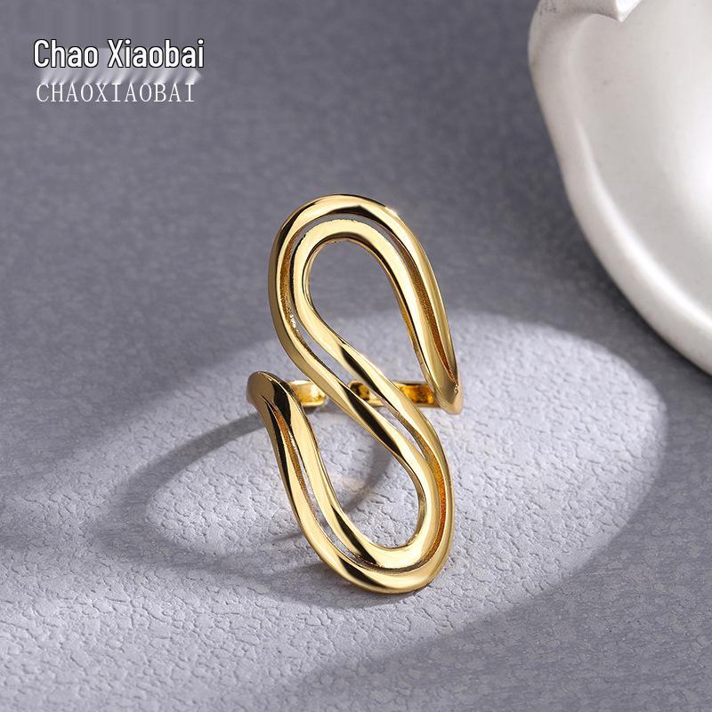 European-American S-shaped Letter Ring - Bold, Minimalist Design