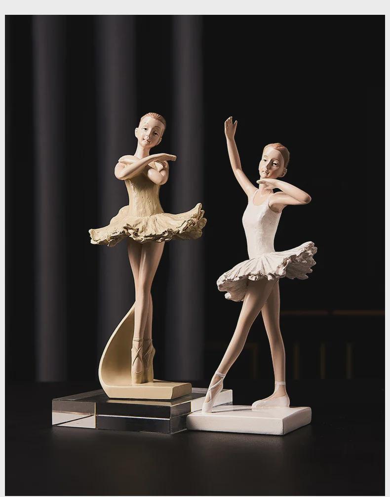 Elegantní figurka baletní tanečnice - moderní bytová dekorace do obývacího pokoje nebo vinárny