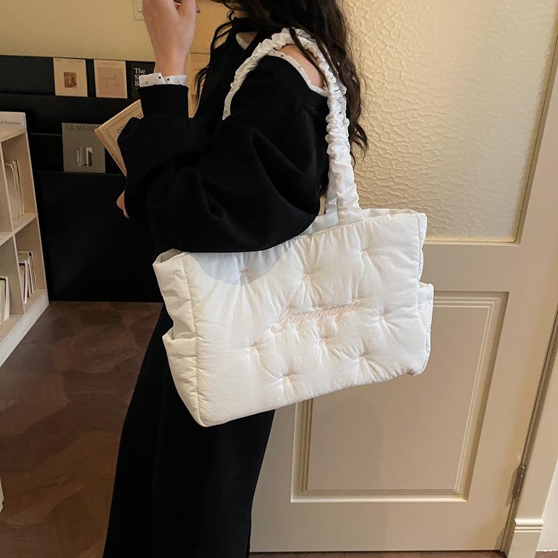Quilted Tote Bag Women Fashion Soft Handle Shoulder Bag for Daily Use and Casual Outings