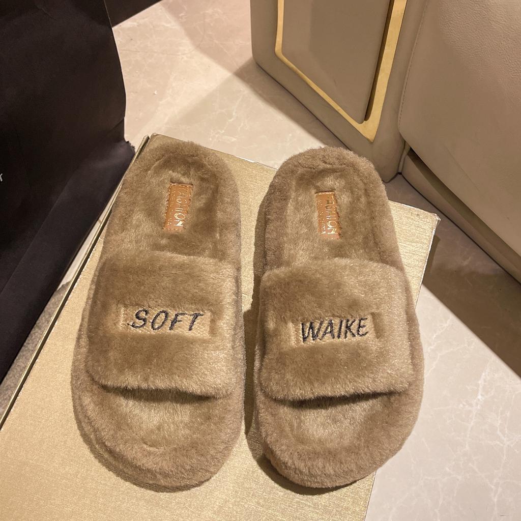 Internet Celebrity Thick Bottom One-word Fluffy Slippers Women 2025 Autumn and Winter New Niche Design Sense Super Fire Home Plush Cotton Mop