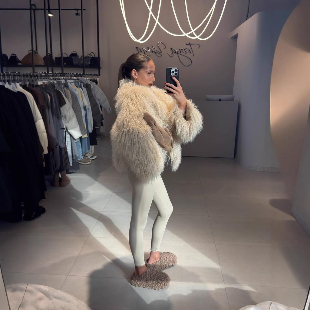 Winter PLUS SIZE Fashion Women Fux Fur Coat Warm Short Long Hair Female Artificial Fur Jacket Versatile Curly Lady Lamb Fur Jacket