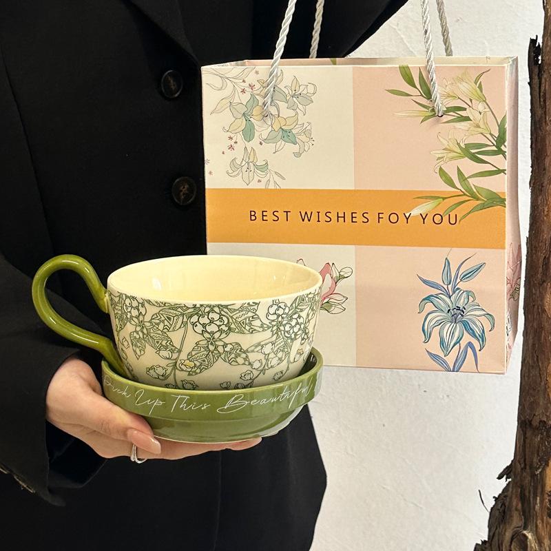 High-value Large-capacity Coffee Cup Ceramic Water Cup with Lid Home Breakfast Milk Cup Gift Girls' Souvenir