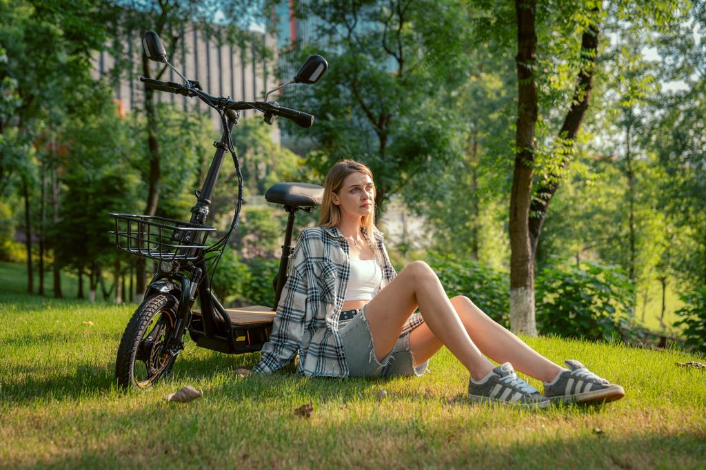 Elektrická koloběžka kukirin C1 PRO, 48V 26AH 500W, maximální dojezd 100KM, dvojité kotoučové brzdy + elektronická brzda, protiskluzová deska z masivního dřeva.