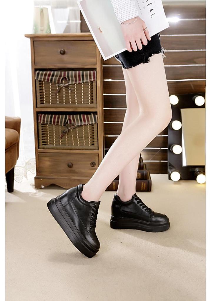 2026 Herbst Koreanischer Stil Dicke Sohle Höhensteigernd Damen Freizeitsportschuhe