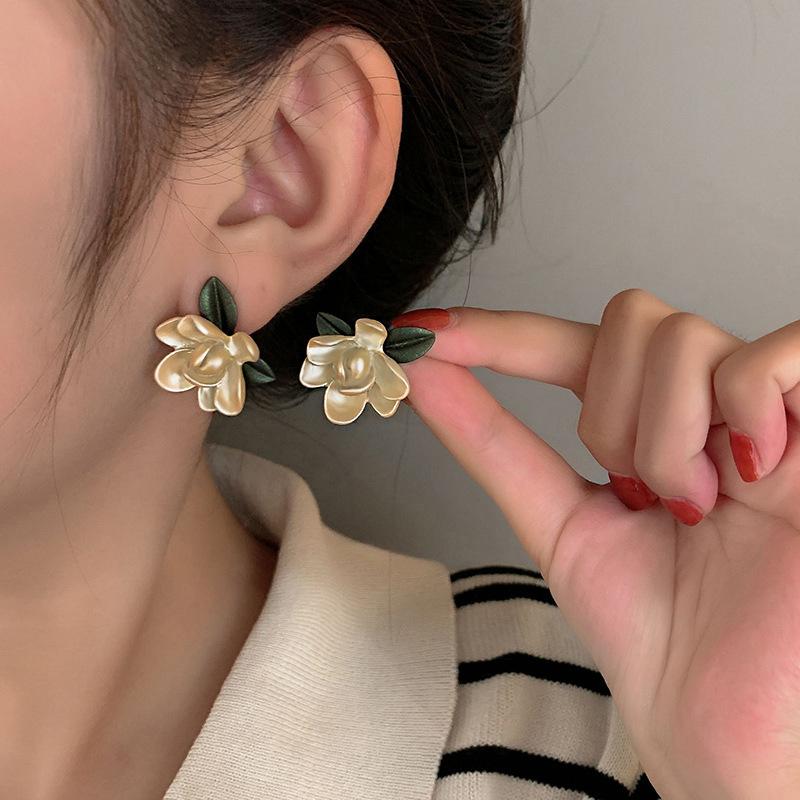 2024 Neue Trendige Grüne Acryl Runde Geometrische Stecker Ohrringe Brincos Koreanische Simulierte Perle Blume Ohrringe für Frauen Schmuck Geschenk