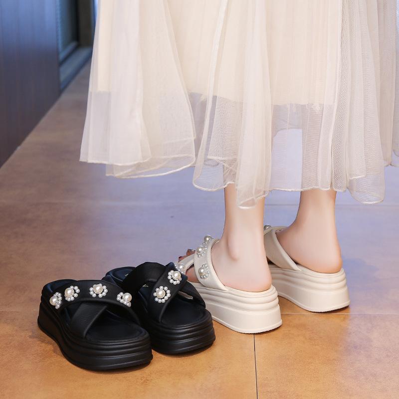 Thick-soled Cool Slippers Female 2025 Summer New Rhinestone Flower Fairy Wind Temperament One-word Slippers Vacation Beach Shoes