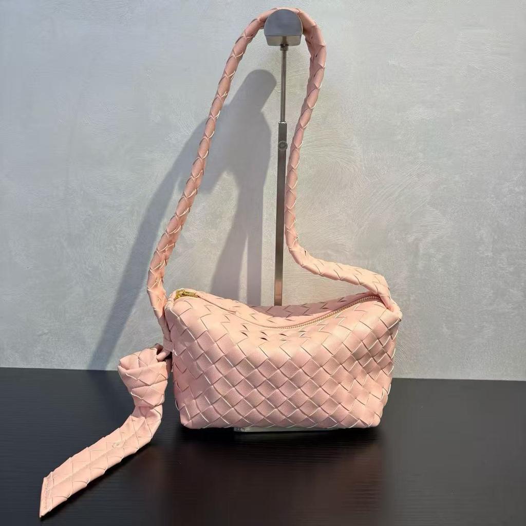 Wide shoulder strap sheepskin woven pillow bag Boston bag single shoulder underarm crossbody large capacity versatile leather women's bag