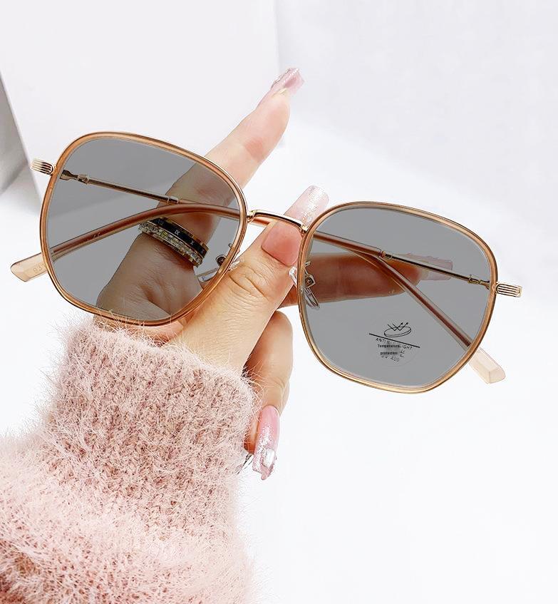 Damen Koreanische Art Lichtempfindliche Myopiebrille: Großer Rahmen, Ultraleicht, Blaulichtfilter, Make-up-freies, Gesichtsschlankmachendes Design