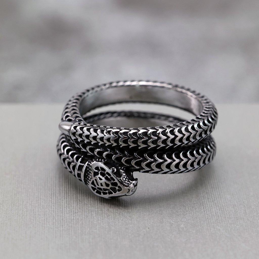 Vintage Stainless Steel 3D Snake Ring Unisex Punk Style Circle Band