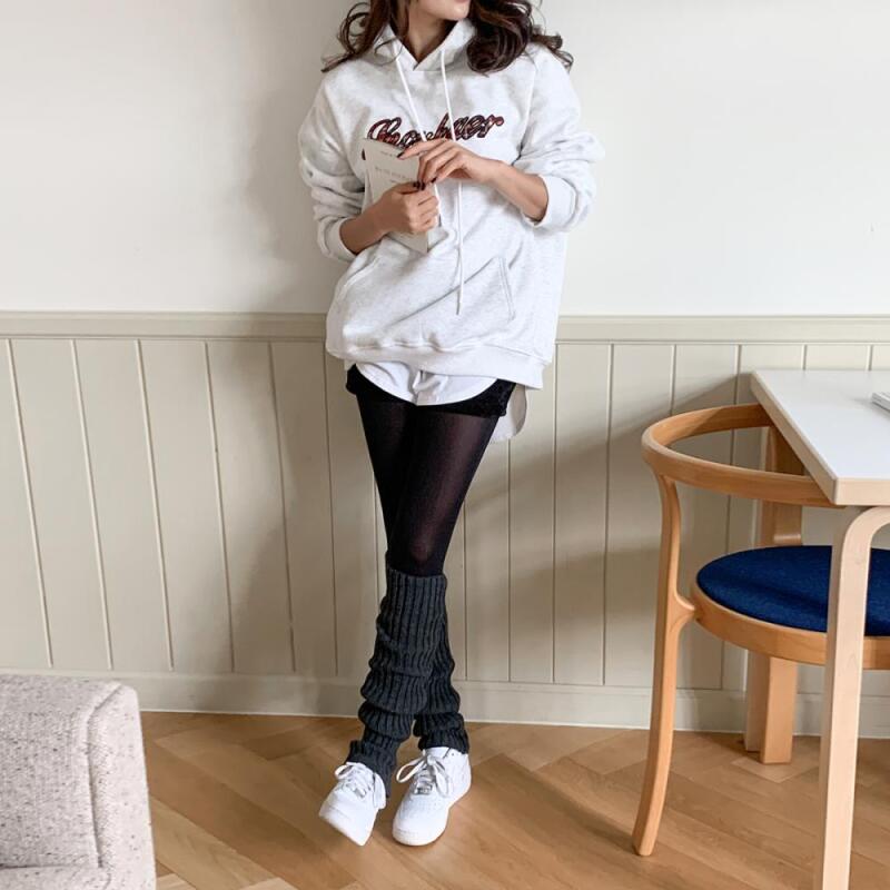 Leg warmers, ankle socks, knit socks, and half stockings ivory