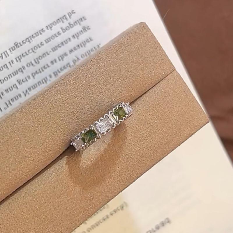 Elegant and graceful ring accessories fresh green and white diamond rings for women fashion exquisite party jewelry gifts