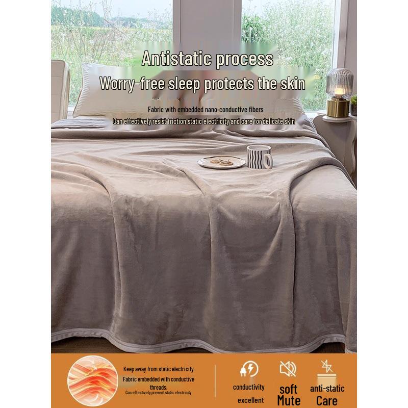 Super Soft Four-Season Flannel Air Conditioning Blanket - Thin, Warm, Velvet Nap & Leg Cover
