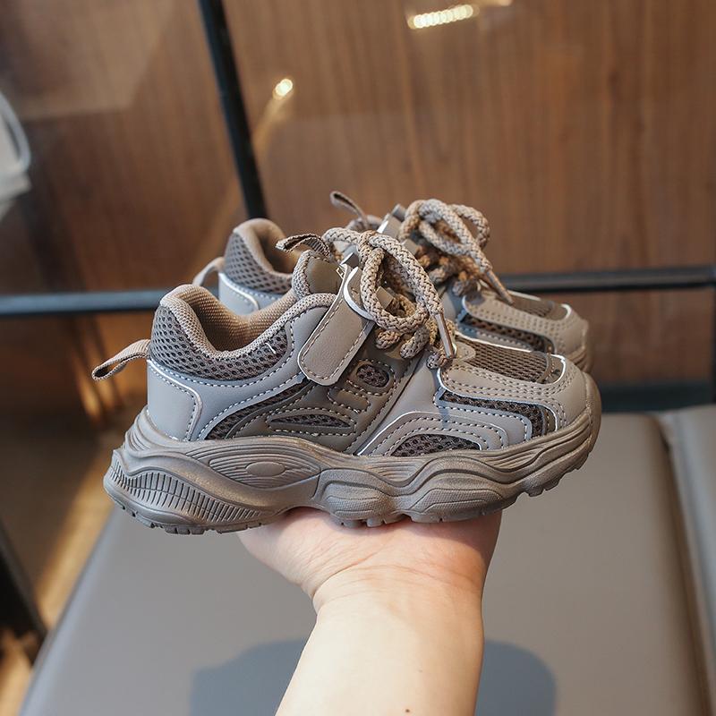 

Трендові дитячі кросівки з м’якою підошвою, зручні кросівки для бігу. Студентська мода для хлопчиків і дівчаток. Повсякденне дихаюче спортивне взуття. 37 чорний