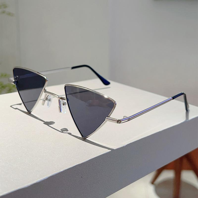 Vintage Triangle Sunglasses  New In Retro Metal Rim Outdoor Casual Shades Women Luxury Brand Design Decor Sun Glasses
