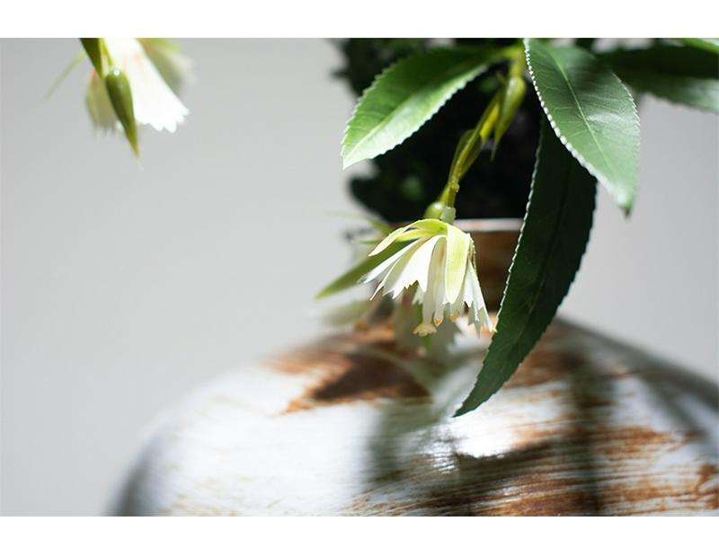 Chinese Antique-Style Ceramic Vase: Wabi-Sabi Japanese Beauty for Home, Living Room, or Hallway
