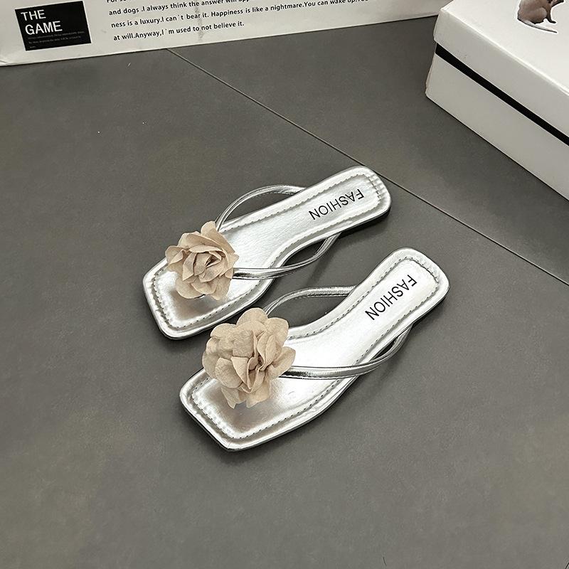 New Seaside Beach Shoes Korean Version of Women's Summer Fashion Flat Bottom Simple Solid Color Pearl Toe Flip-flops Shoes Versatile
