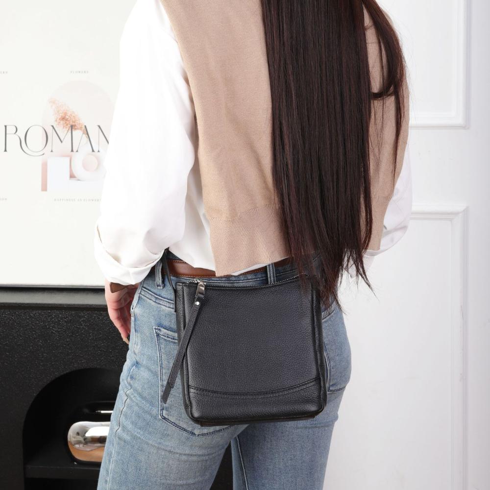 Cowhide Shoulder Messenger Women's Bag Women's Simple Practical School Commuter Bag Multi-compartment Soft