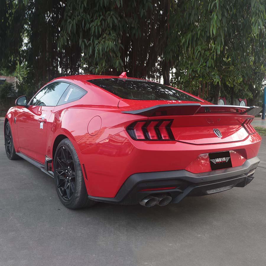 Carbon Fiber Rear Spoiler for Ford Mustang Dark Horse S650 Tail Wing Body Kit