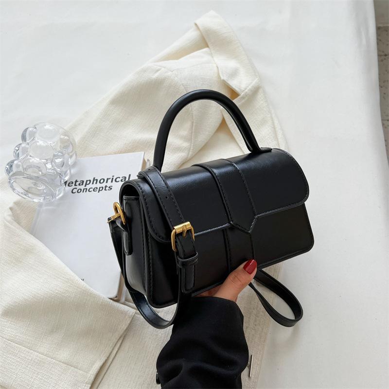 Retro Female Crossbody Bag  Trendy Bag  Monochromatic  Casual and Simple  New