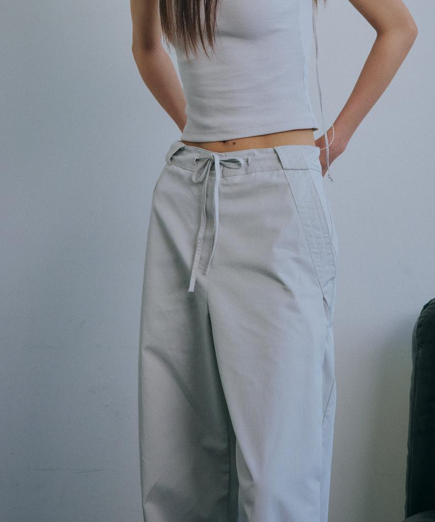 Baegsi Strap Side Tuck Pants, Light Gray