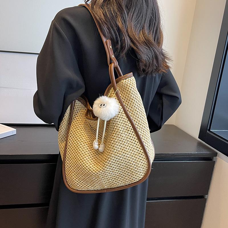

Grass woven bag, large capacity woven shoulder bag, textured tote women s bag