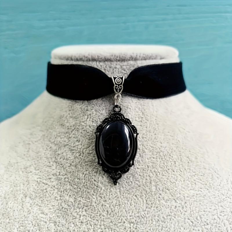 Vintage Gothic Black Velvet Choker Necklace with Red Gemstone Pendant Alloy Collar for Women, Daily Wear, All-Season Fashion Accessory