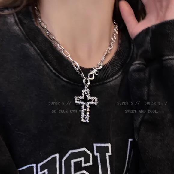 Women's Retro Tin Foil Cross Pendant Necklace - Hip Hop Cool Sweater Chain with Niche Design.