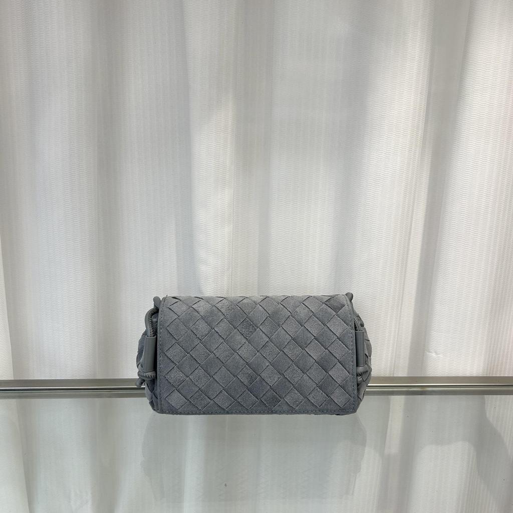 Sac bandoulière carré rétro en cuir de vachette dépoli avec bandoulière réglable