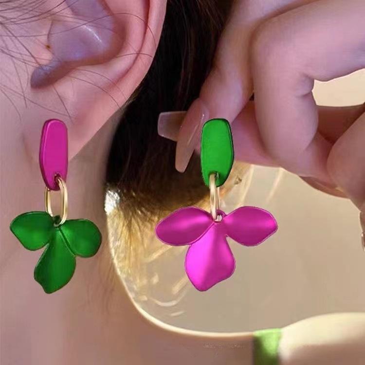 Retro Floral High-End Purple Earrings: Unique, Stylish Statement for Women