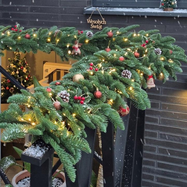 Nobiles Fir Garland