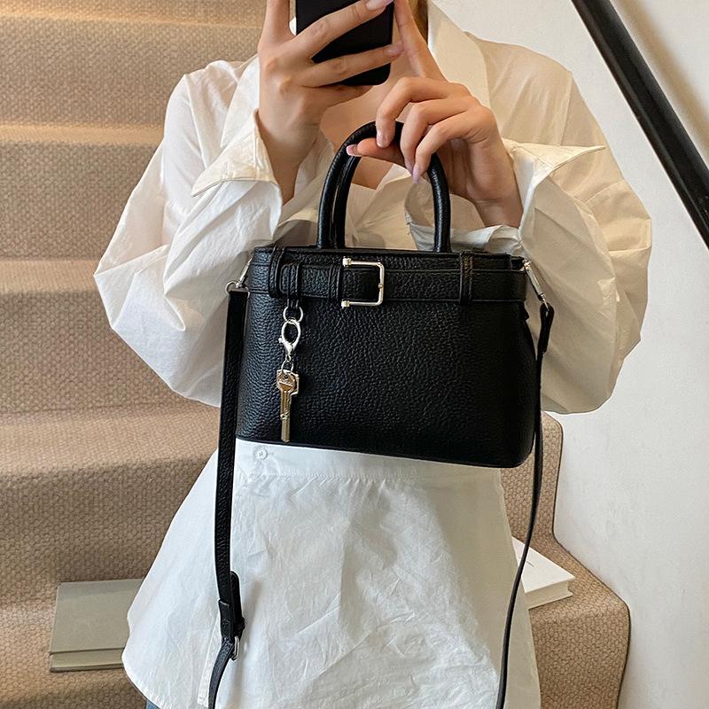 Fashion Casual Portable Tote Bag Women's Spring New Trend Shoulder Bag Premium Messenger Women's Bag