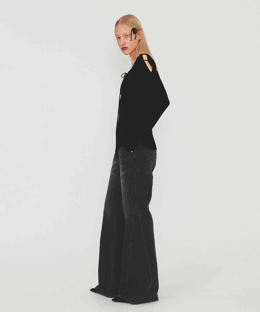 Daiaegeuneol V Neck Strap Knit (Black)