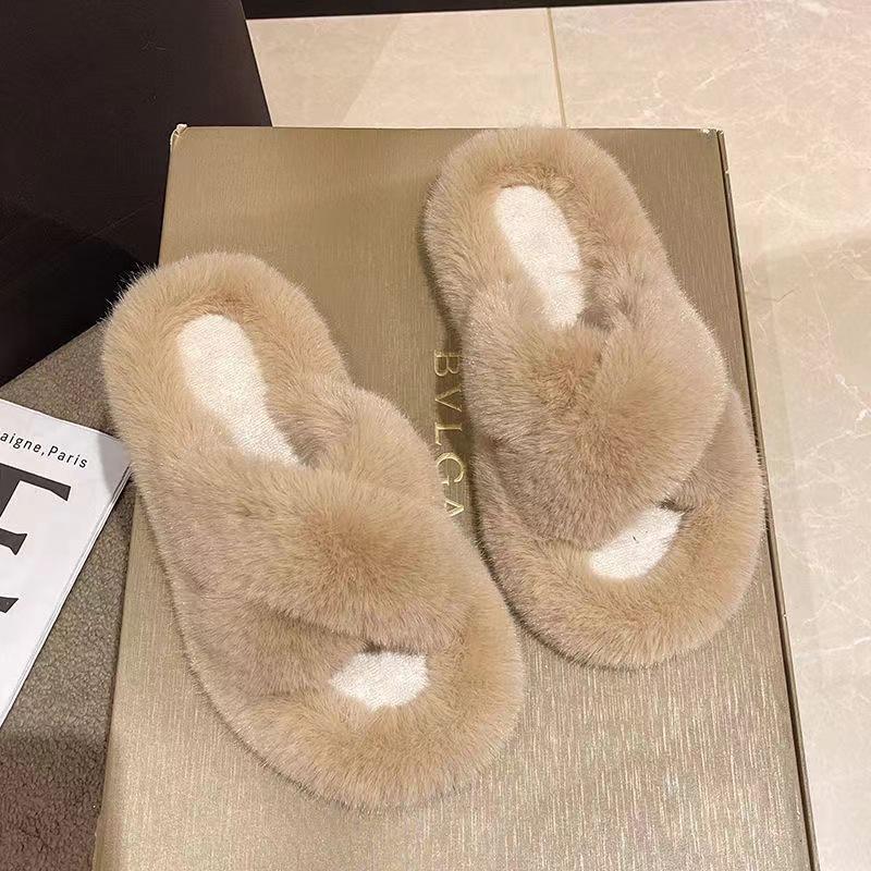 

Осень и зима пушистые туфли хлопковые тапочки женские для улицы домашние теплые нескользящие хлопковые тапочки на толстой подошве и утолщенные плюшевые тапочки 40-41 (one size smaller)