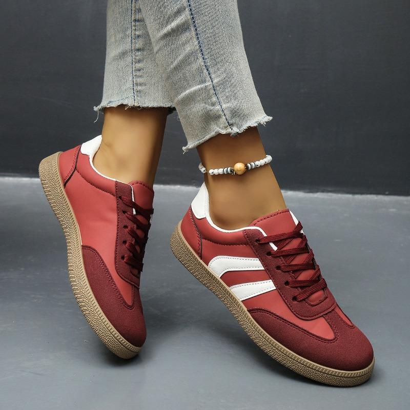 Women's Spring-Autumn Flat Breathable Soft-Soled Casual White Sports Board Shoes, Versatile Training Footwear.