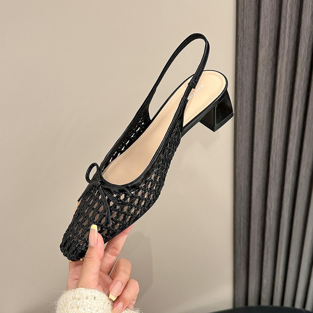 

579-6 Woven French retro hollow thick heel women s shoes 2025 summer new pointed bow empty sandals 35 чёрный