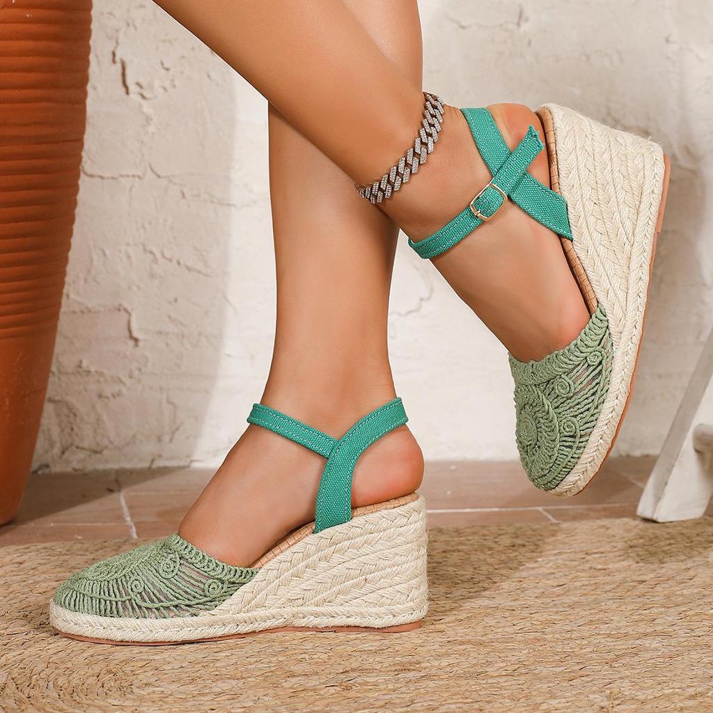 2026 Fashionable Versatile Large Size Height-Increasing Buckle Sandals