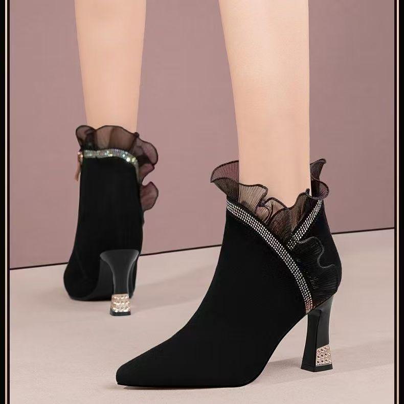 

Женские ботильоны 2025: Кружевная отделка стразами, Туфли-стилеты на высоком каблуке, Овечья замша 39