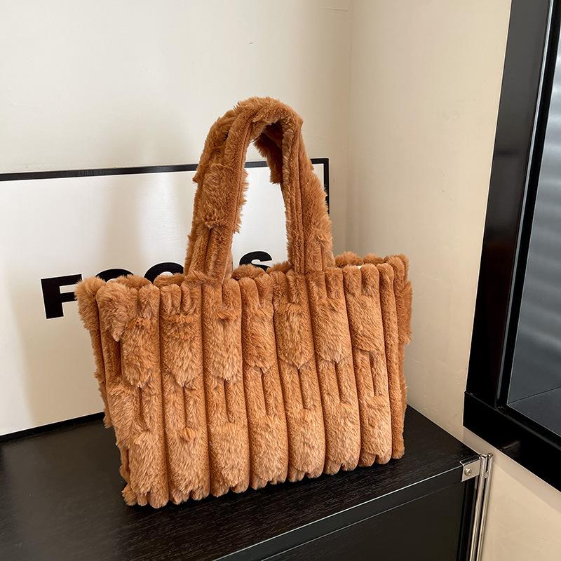 Large Capacity Plush Bag Women'S Shoulder Handheld Underarm Bag Commuter Plush Tote Bag
