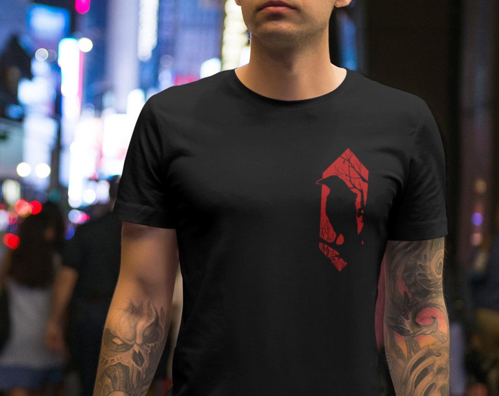 Black Crow T-Shirt / Raven Silhouette T-Shirt / Red Silhouette / Minimal Graphic / Crow T-Shirt / Front Art Print / Alternative Dark T-Shirt S
