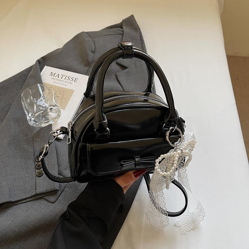 Niche design new handbag bag women's shell bag shoulder messenger bag fashion literary small square bag