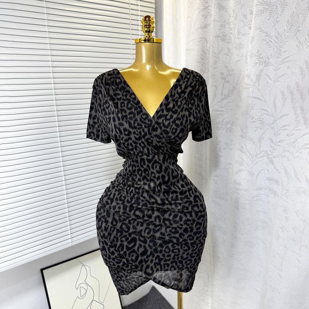 Summer new sexy pure desire wind V-neck waist short-sleeved dress leopard print hip skirt