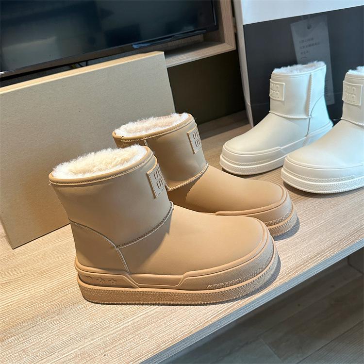 

2025 thick-soled snow boots women s Korean version of velvet fashion trend short boots temperament casual fashion boots ugly cute boots 39