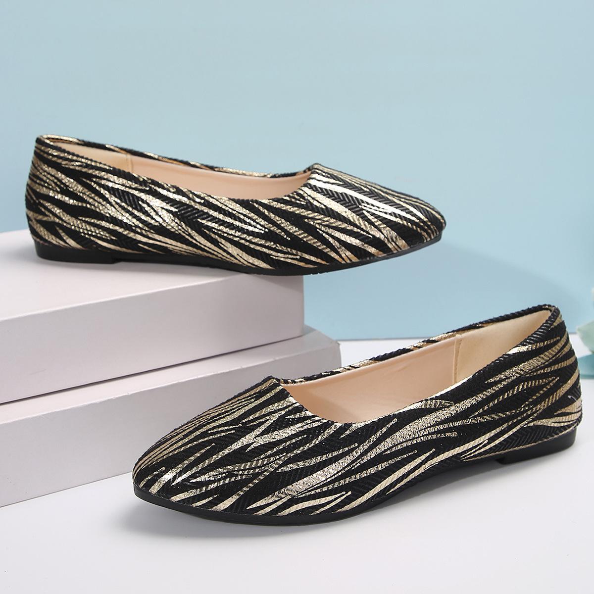 

Большие размеры 2024 года, новые повседневные одинарные туфли женские, дышащие, с неглубоким горлом, с плоским дном, с заостренным носком, одна педаль 42