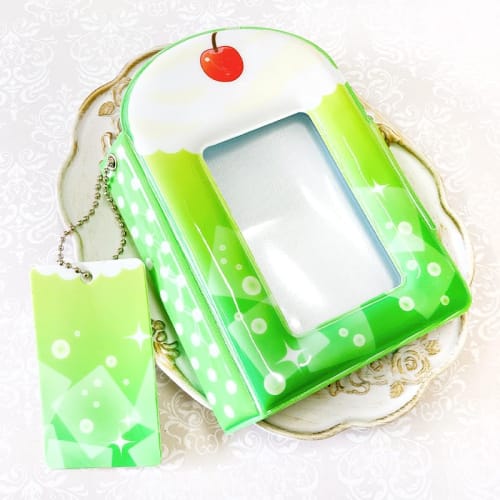 

Cream Soda Collectible Book, Korean Collectible Book with 32 K-Pop Trading Cards and Photo Card Holder, Green, Perfect for Otaku, Anime Fans, and Anim