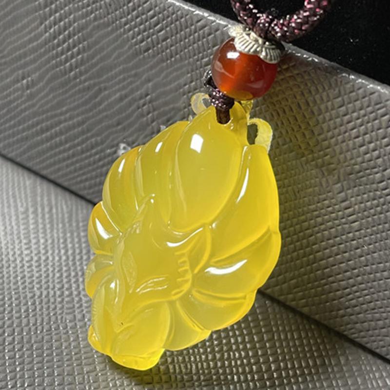 1pcs White Chalcedony Nine-tailed Fox Pendant Unisex Chinese Animal Lucky Amulet Clothing Accessories Lucky Jewelry Gift