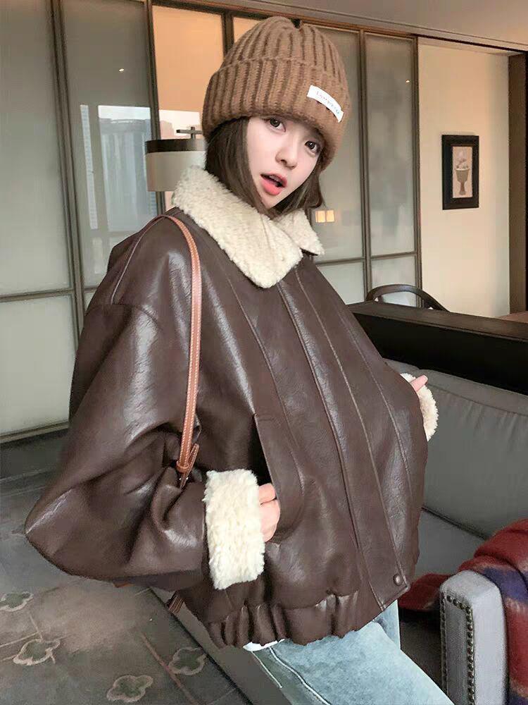 Maillard Retro Leather Jacket: Women's Winter 2024 Short Motorcycle Coat with Fleece Lining and Lamb Wool