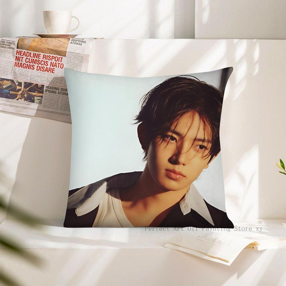 1 szt. Koreańska Grupa Kpop HEESEUNG Poszewka na Poduszkę Kwadratowa Poszewka na Poduszkę Dekoracja Sypialni Sofy Pokoju Codzienna Poszewka na Poduszkę